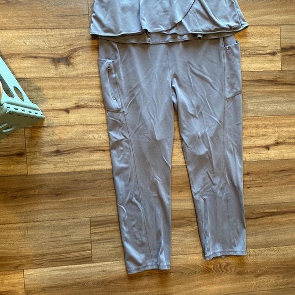 Jaanuu scrub set - Picture 2 of 12